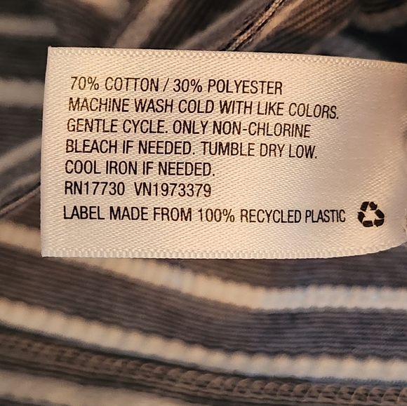 A NEW Day Womens Navy and Blue Stripe shirt with back buttons.  Size M - Picture 3 of 4